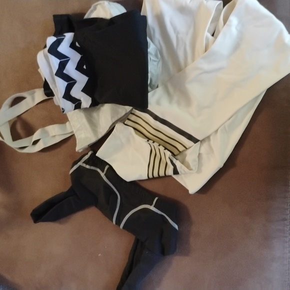 WeWoreWhat Leggings and bralette And Lululemon Chevron Style Capris - Picture 1 of 11
